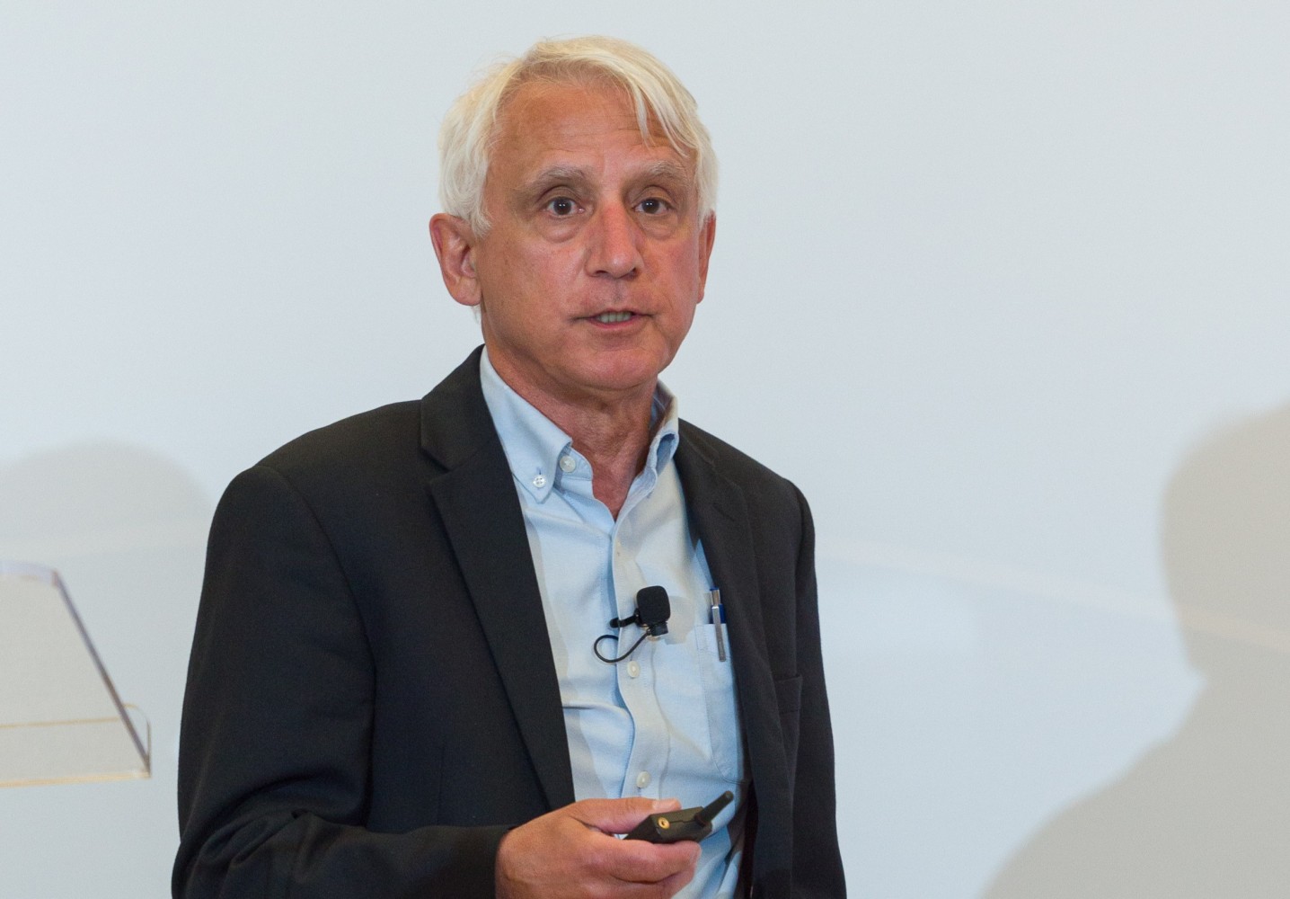 Tarek Makansi presenting StimAire at LSI USA 2026